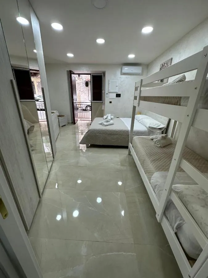 Chloehouse Apartment Naples Italy